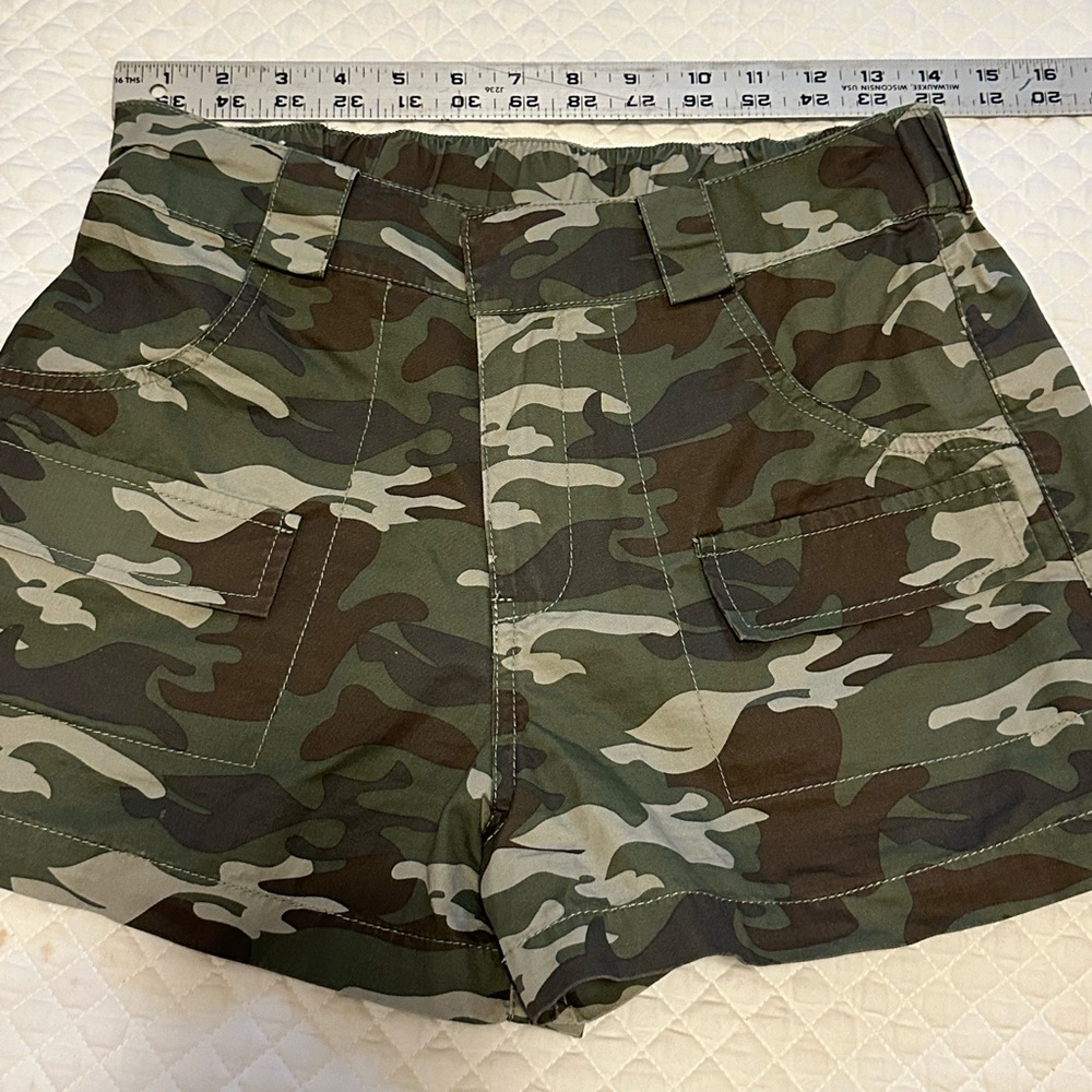 Angel Kiss Camouflage Women Shorts